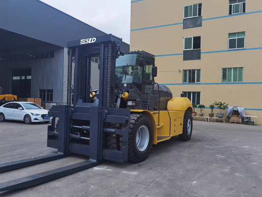 Versatile heftruck voor zware ladingen Nominale lading 15000 kg Neigingshoek 45-90 graden Mastenlifthoogte 3000 mm
