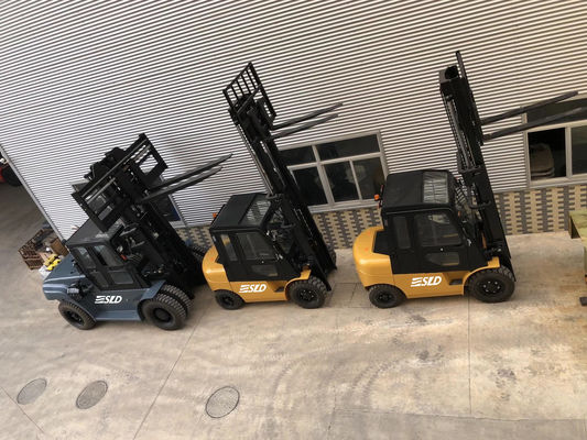 6000mm mast 4 Manier Richting 3 Ton Diesel Truck